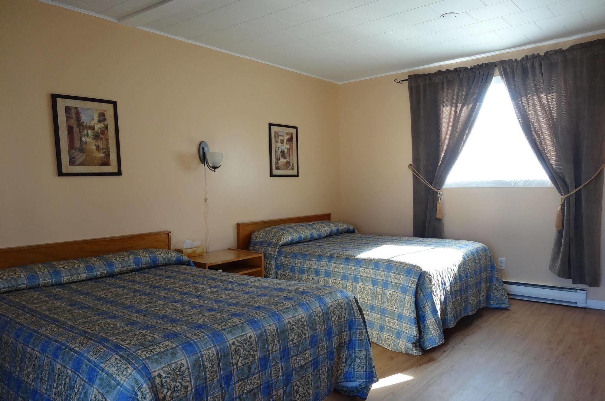 Motel Lyse Rimouski Bagian luar foto