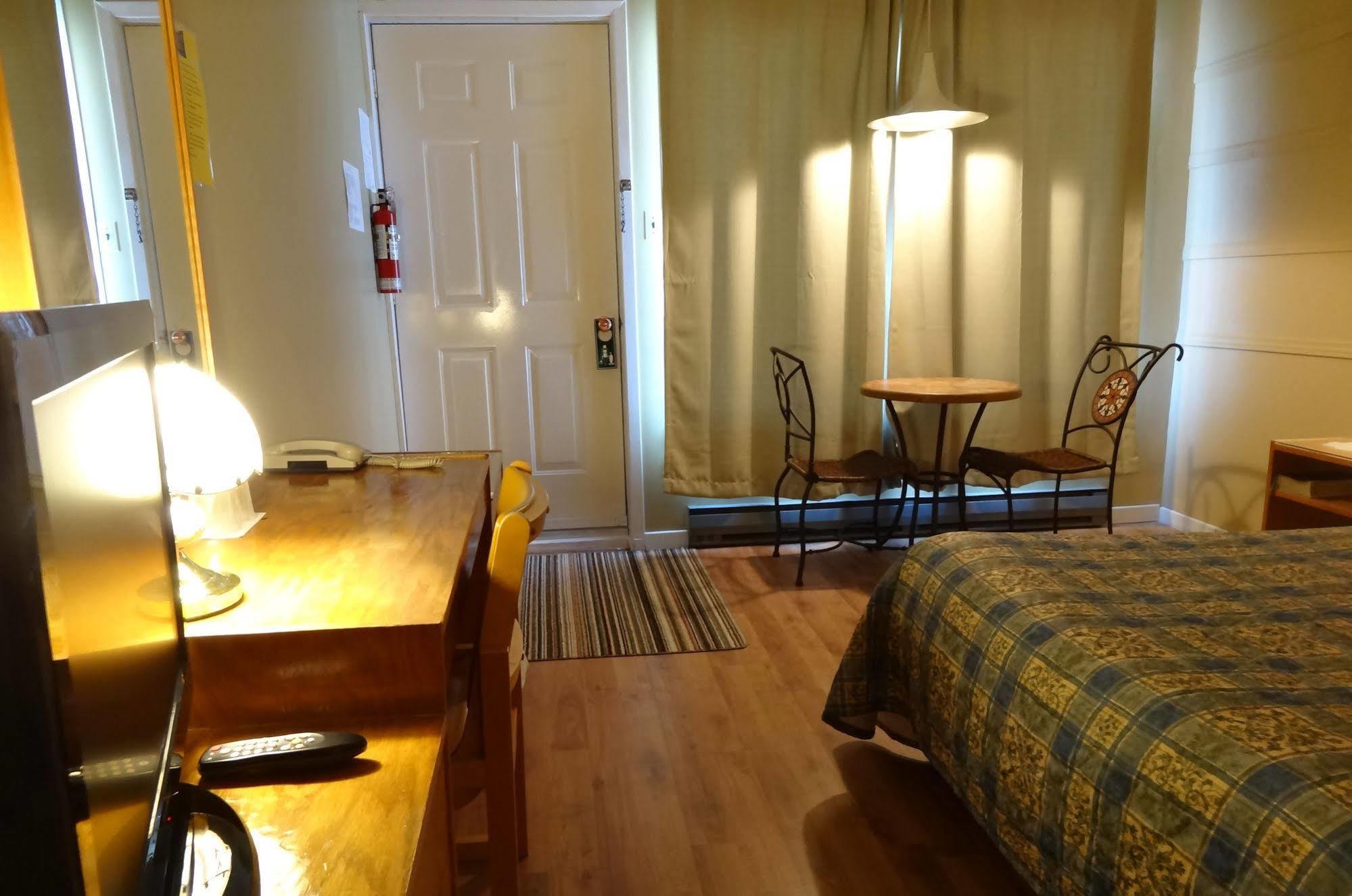 Motel Lyse Rimouski Bagian luar foto