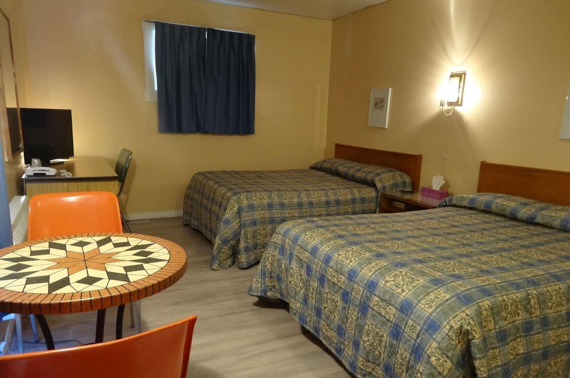 Motel Lyse Rimouski Bagian luar foto