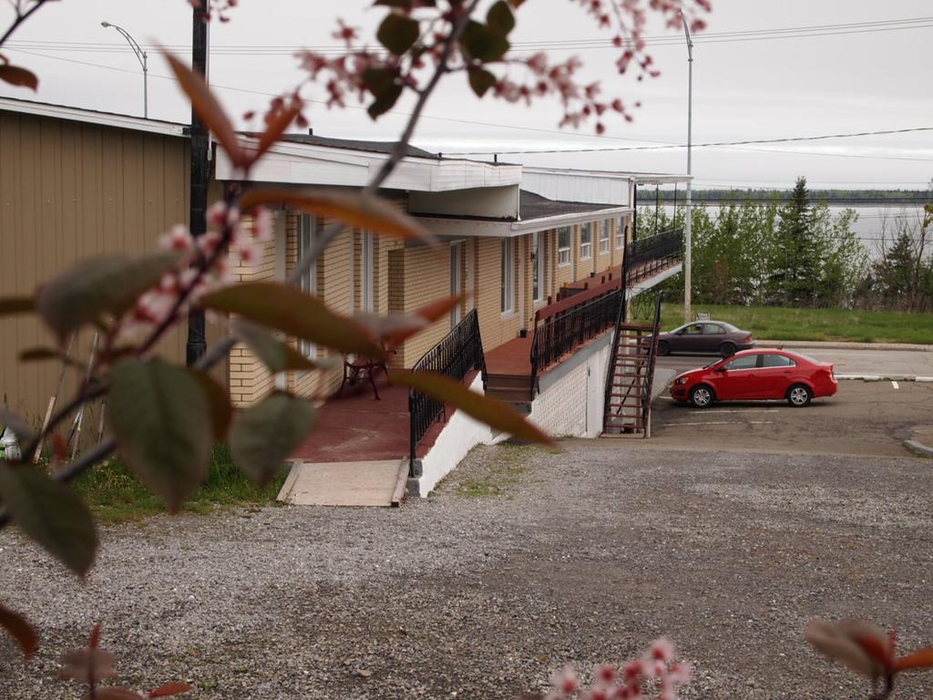 Motel Lyse Rimouski Bagian luar foto